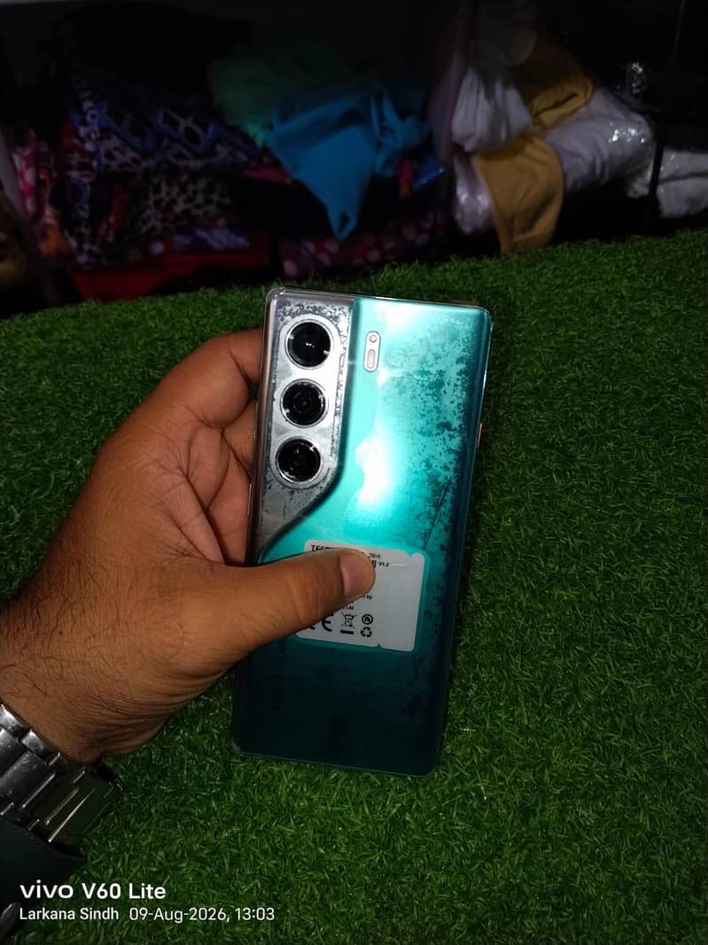 Tecno CAMON 40 Pro 4