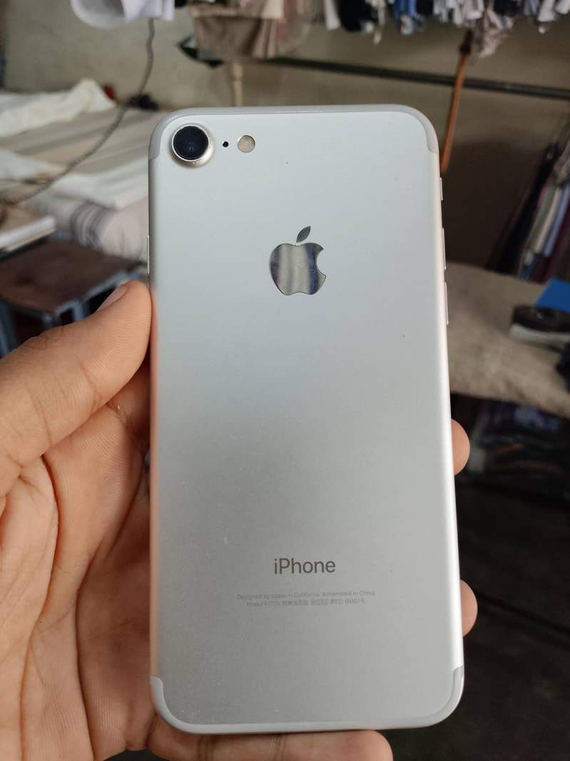Apple iPhone 7 4