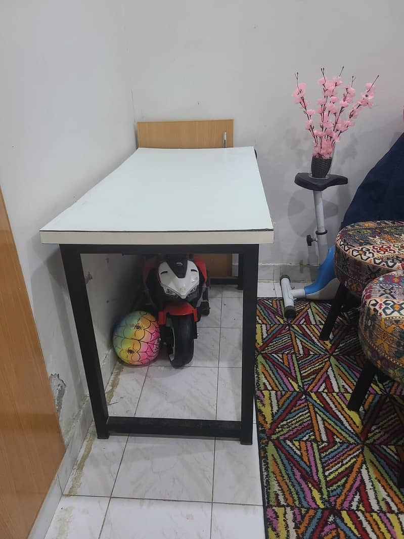computer table 1