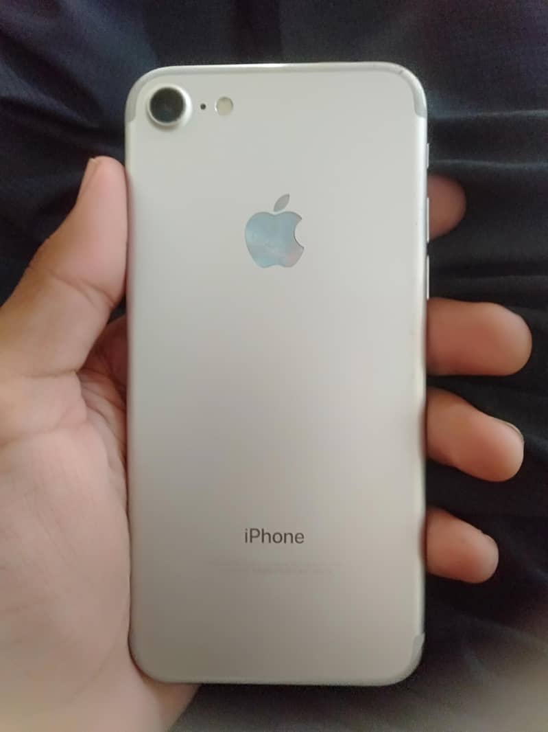 Apple iPhone 7 0