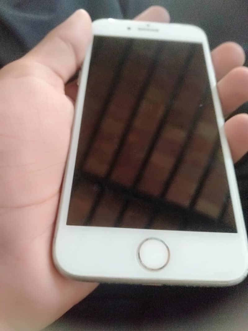 Apple iPhone 7 1