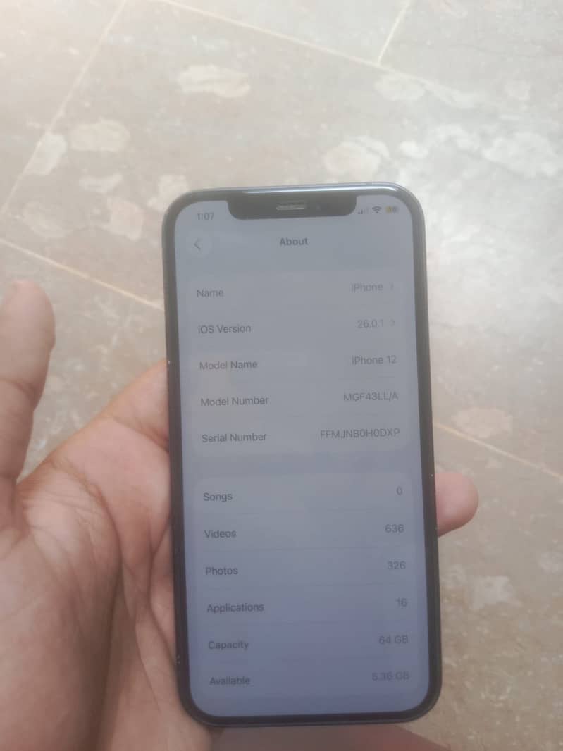 Apple iPhone 12 4