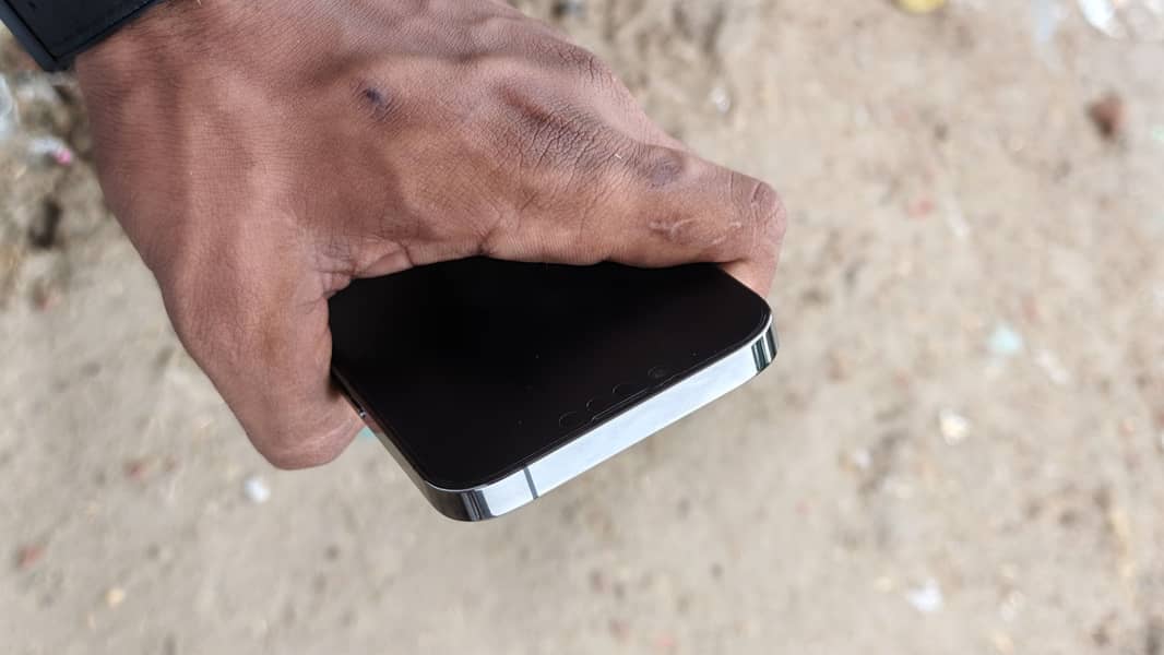 Apple iPhone 13 Pro 2