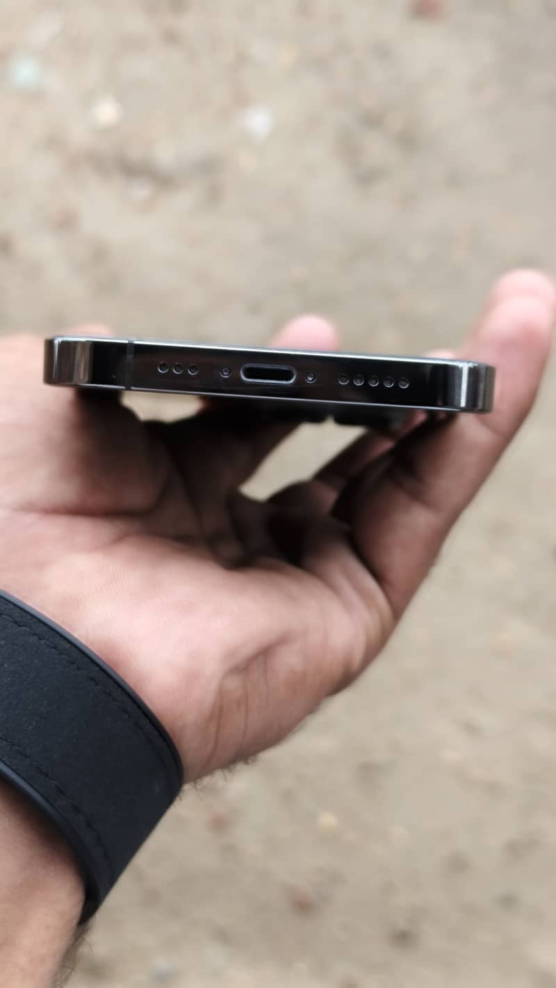 Apple iPhone 13 Pro 4