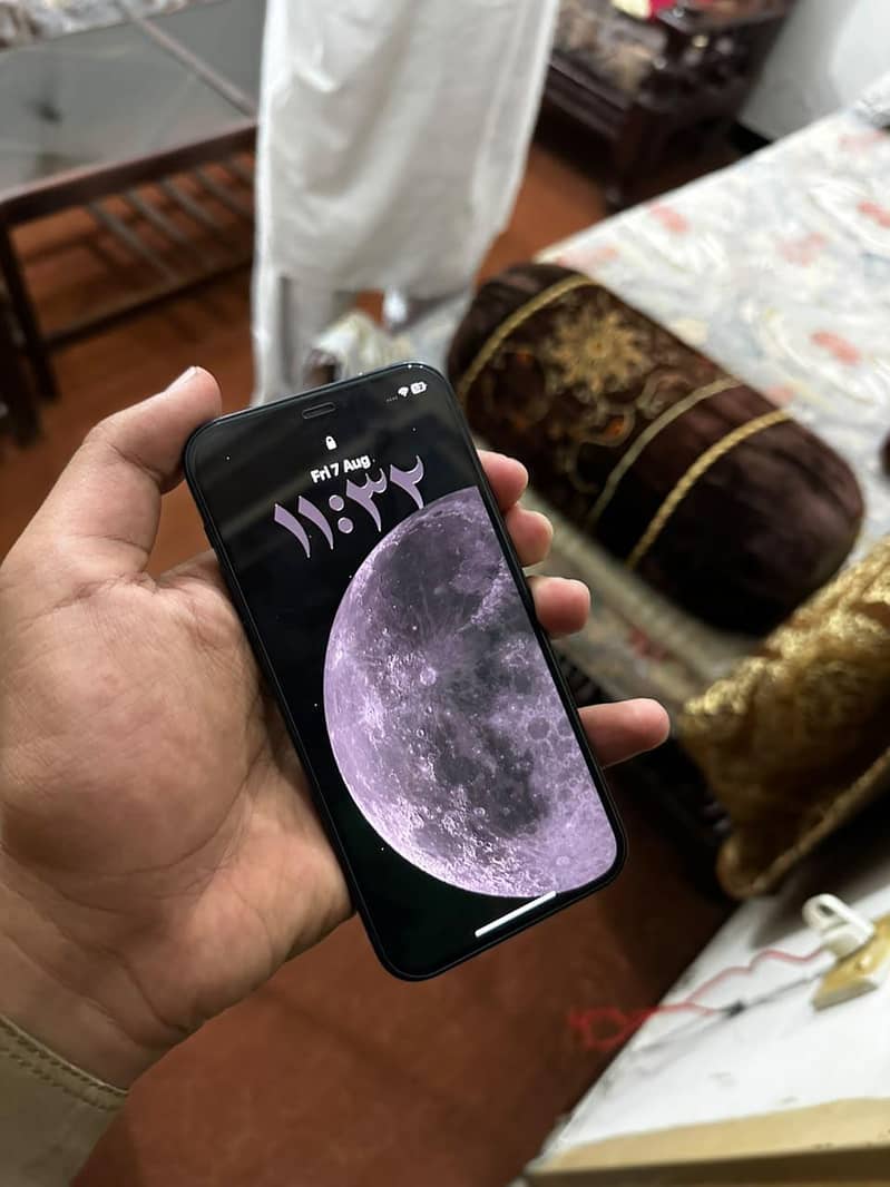 Apple iPhone 12 1