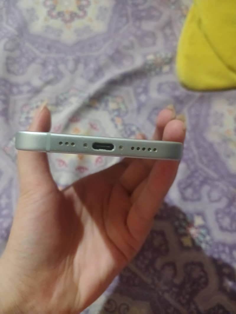 IPhone 15 2