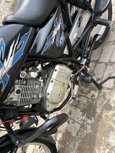 Suzuki  GS 150 SE  ( Model  2022 )