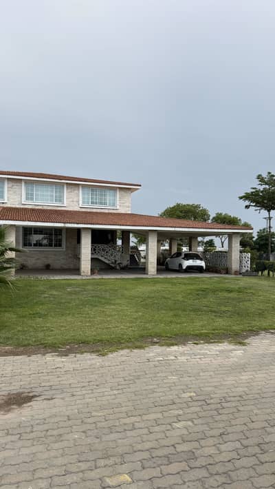 High class farm house with 48 kanal land Near M11 Lahore