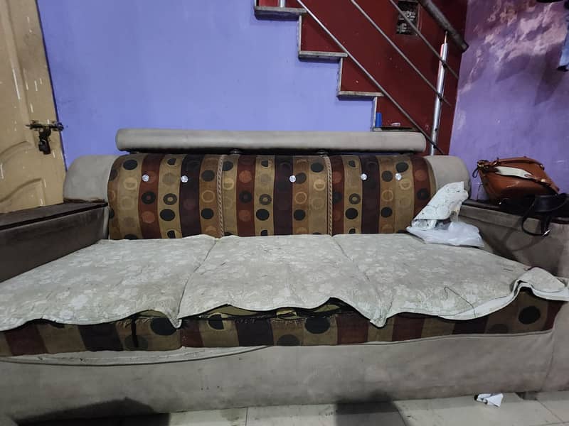 Sofa 6 seated 0