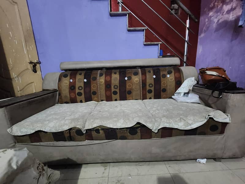 Sofa 6 seated 1