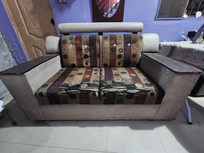 Sofa 6 seated 4