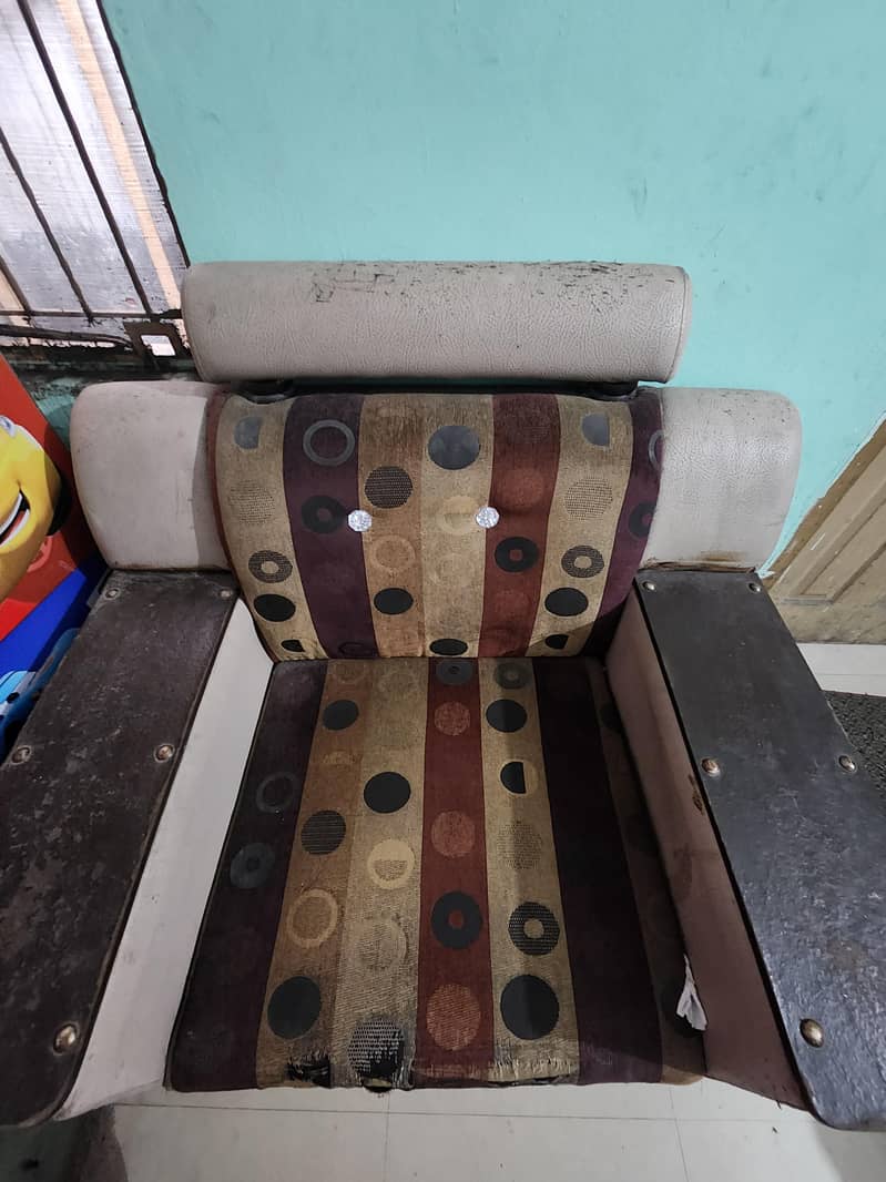 Sofa 6 seated 7
