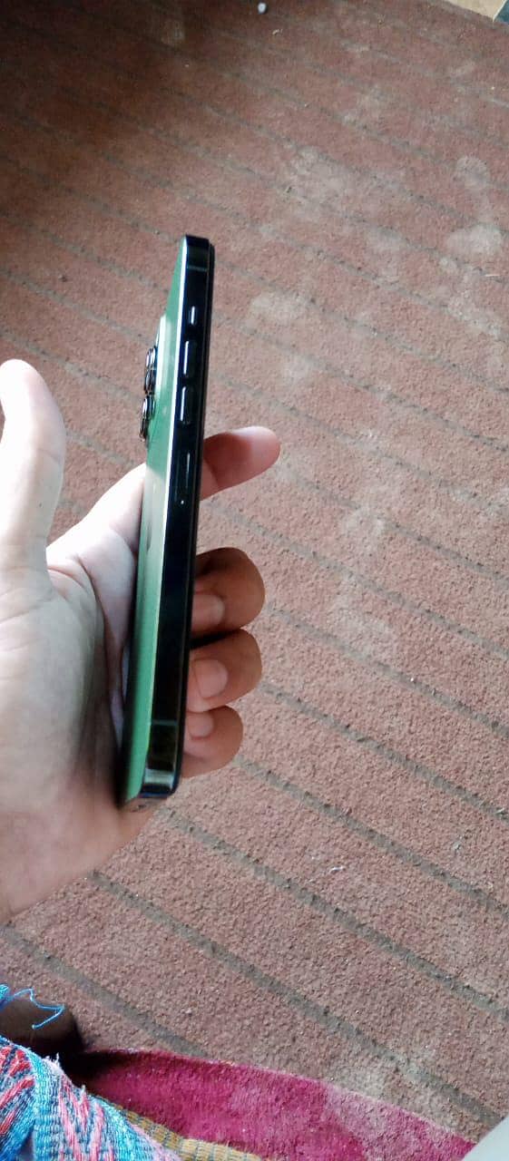 Apple iPhone 13 Pro Max 2