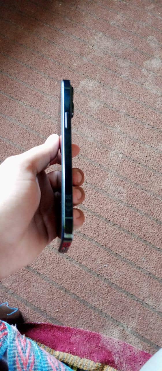 Apple iPhone 13 Pro Max 4