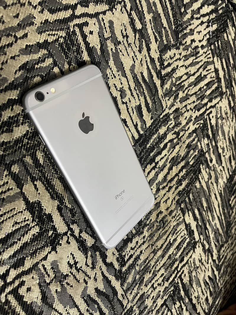 Apple iPhone 6S Plus 5