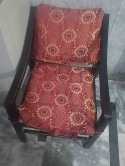 6 CHAIRS demand 25k and final 25k