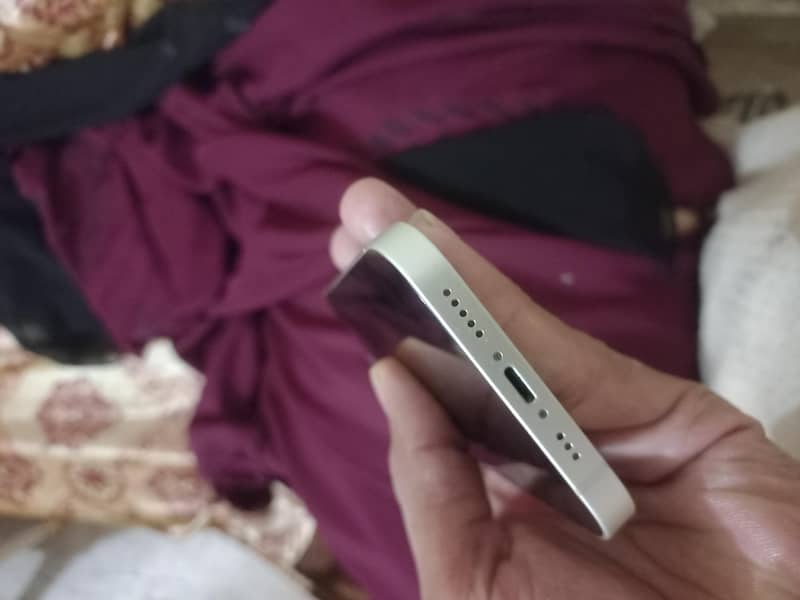 Apple iPhone 14 3
