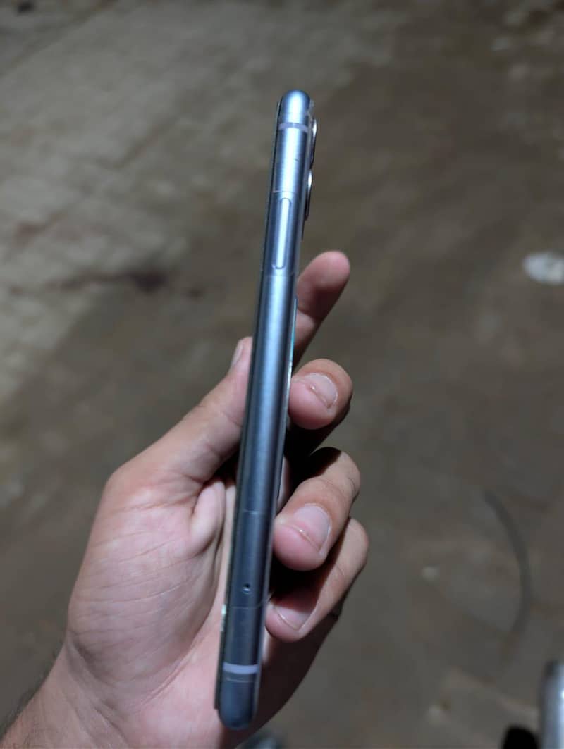 Apple iPhone 11 5