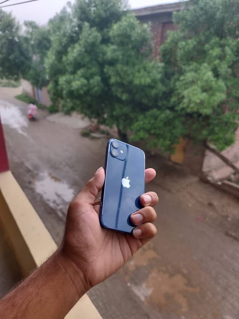 Apple iPhone 12 mini 2