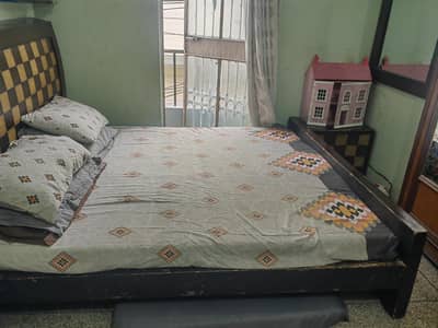 king size bed along with molty foam matress
