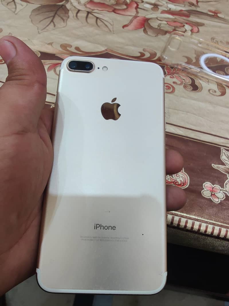 Apple iPhone 7 Plus 1