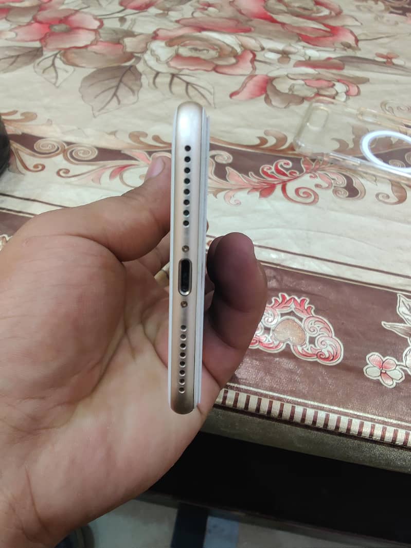 Apple iPhone 7 Plus 3