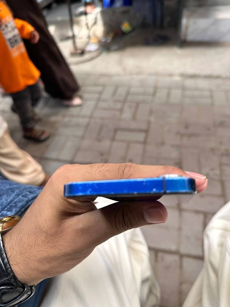 Apple iPhone 12 5