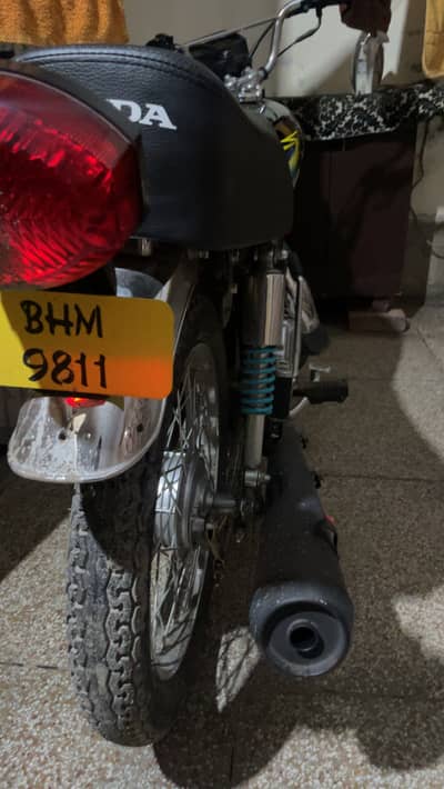 Honda 125 black cOlour