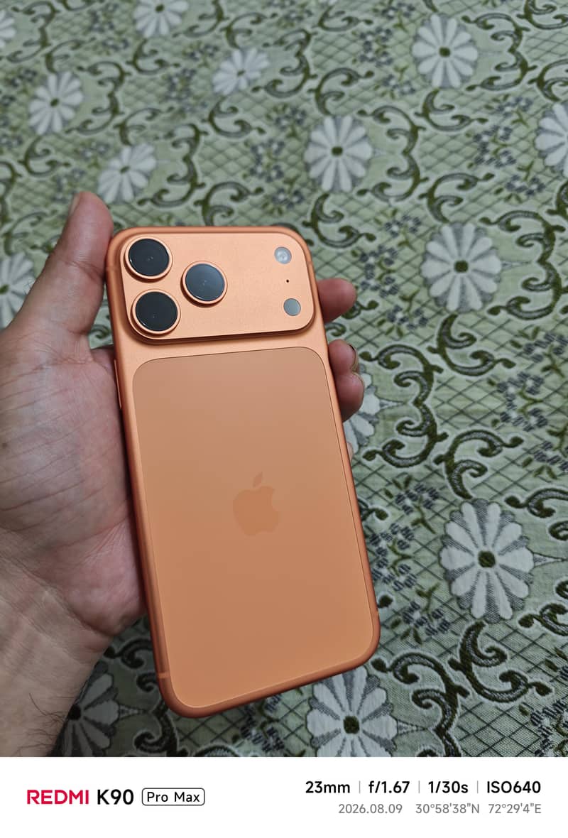 Apple iPhone 17 Pro Max 4