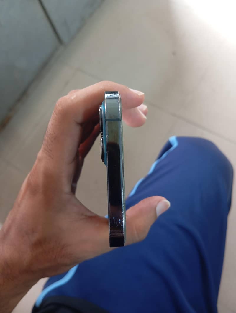 Apple iPhone 12 Pro Max 3