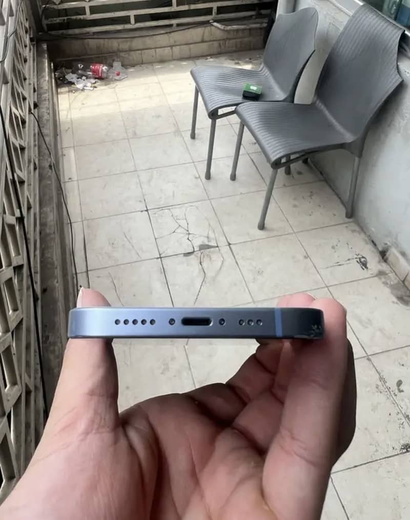 Apple iPhone 14 3