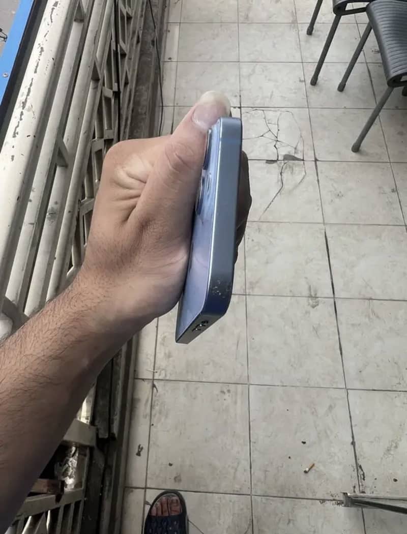 Apple iPhone 14 4