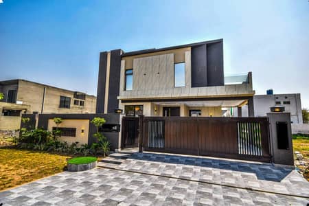1 KANAL ELEGANT & SUPER HOT LOCATED BUNGALOW IS AVAILABLE IN THE BEST BLOCK OF DHA LAHORE.