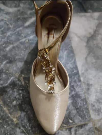 heels for sale in good condition