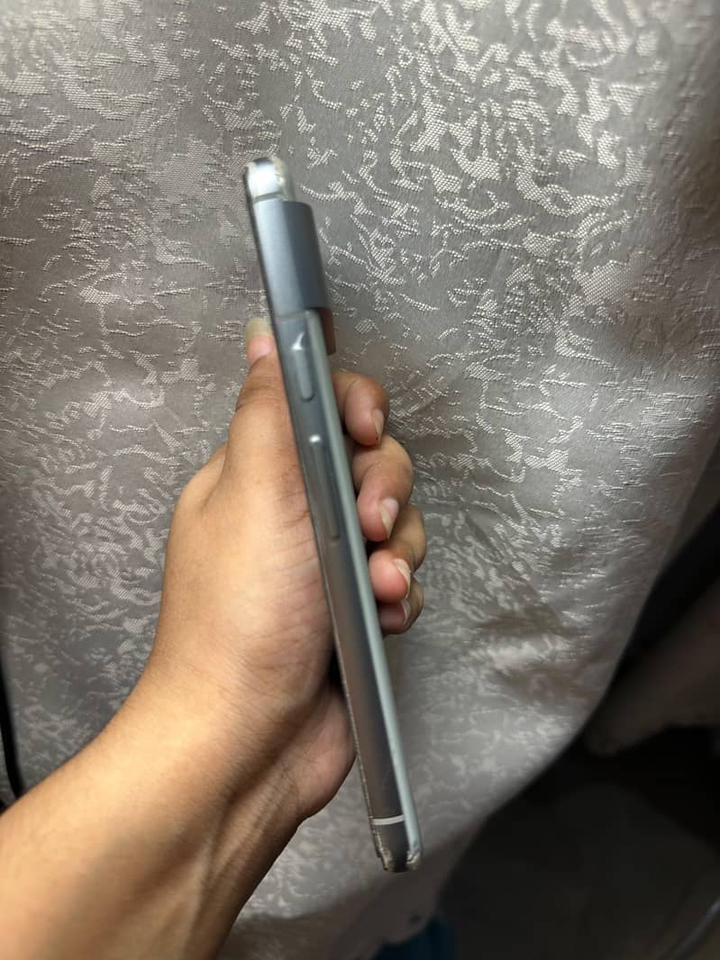 Google Pixel 8 5