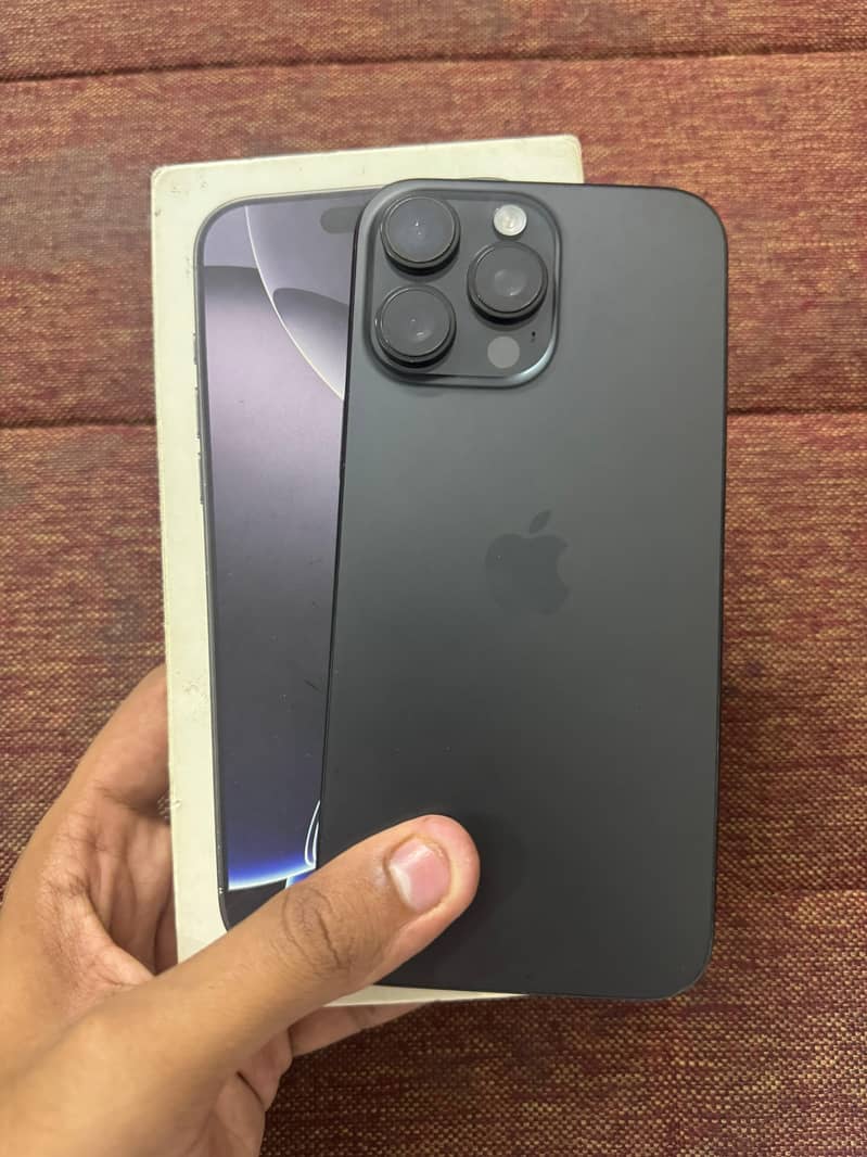 Apple iPhone 16 Pro Max 0