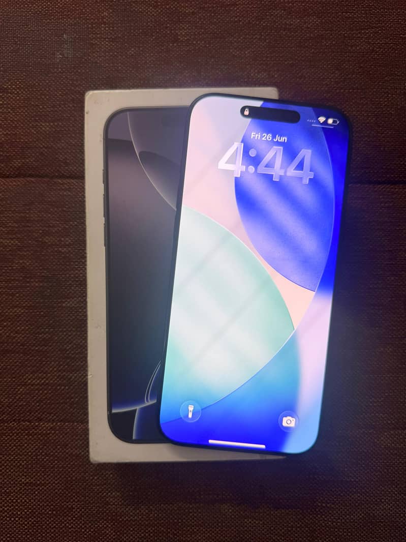 Apple iPhone 16 Pro Max 1
