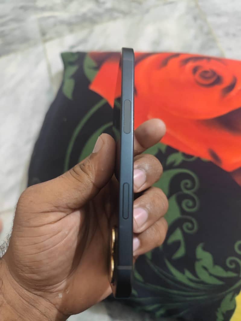 Apple iPhone 12 5
