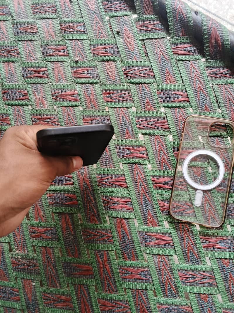 Apple iPhone 15 3
