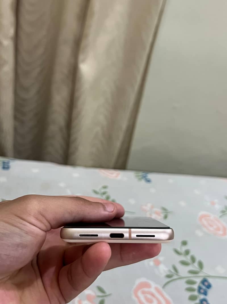 Google Pixel 8 3