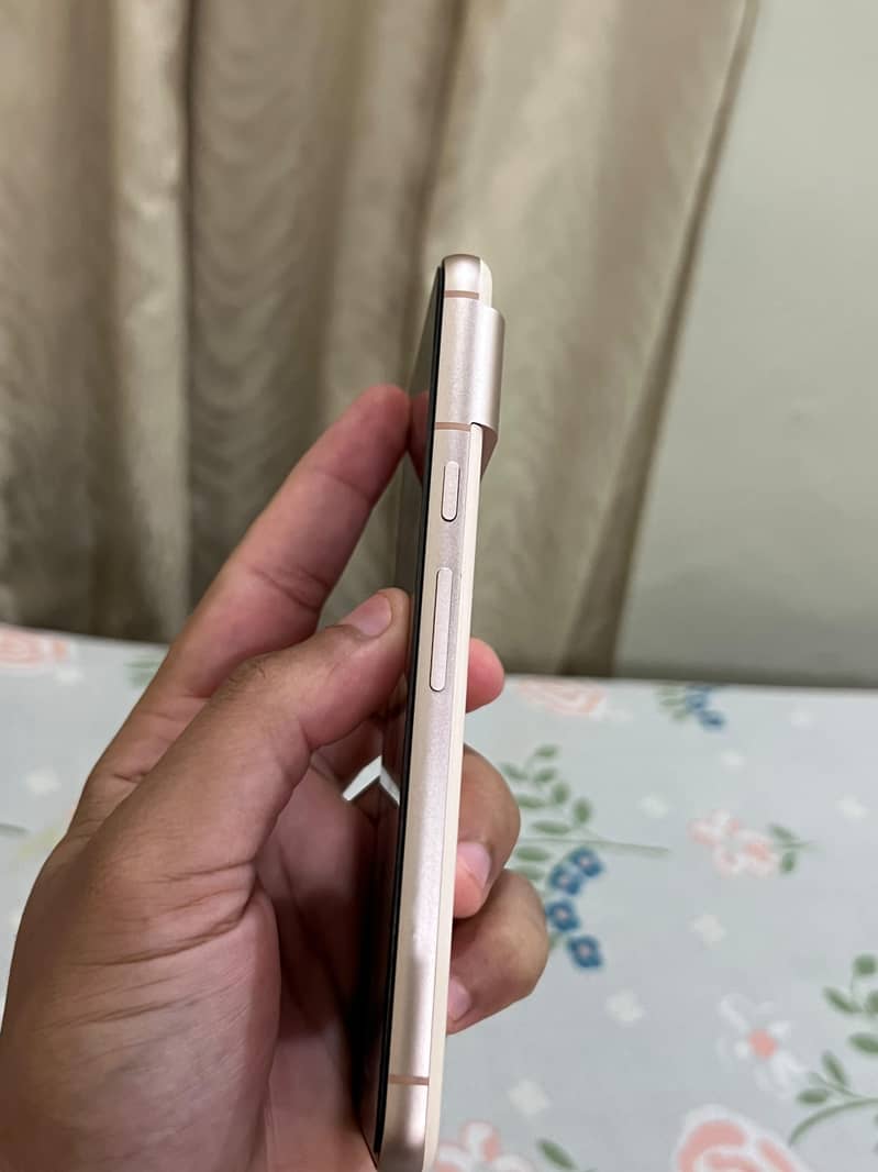 Google Pixel 8 4