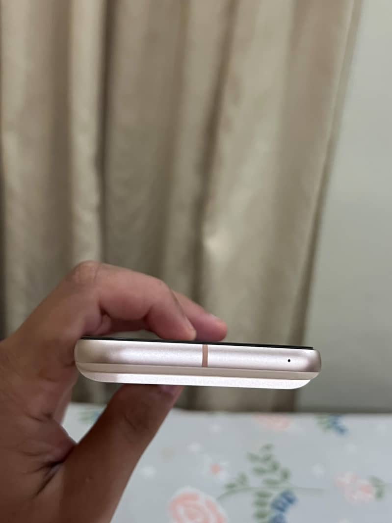 Google Pixel 8 5