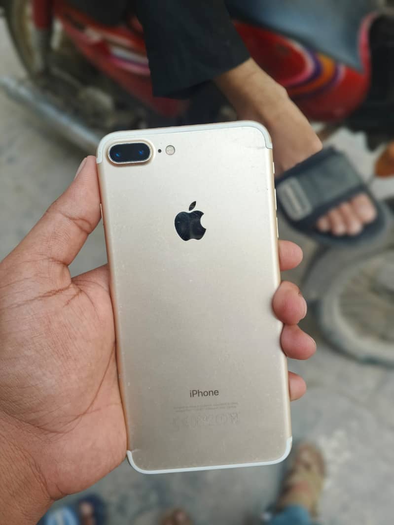 Apple iPhone 7 Plus 0