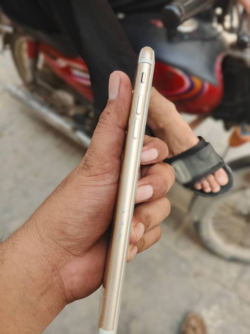Apple iPhone 7 Plus 3