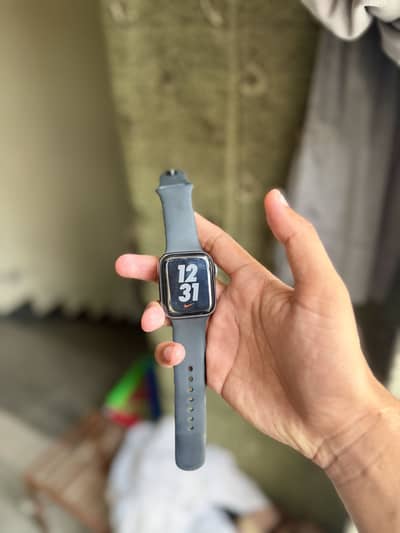 Apple Watch Series 5 44mm GPS Urgent Sale