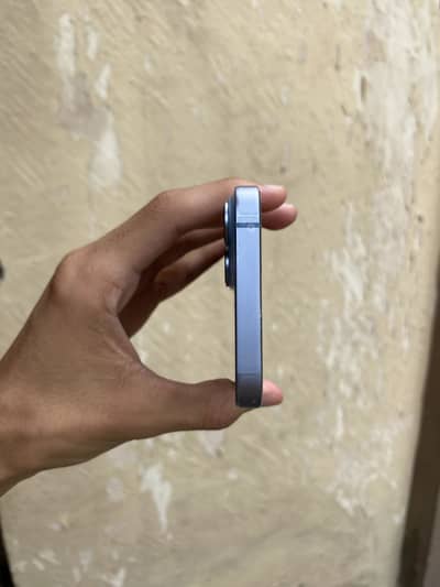 Apple iPhone 14