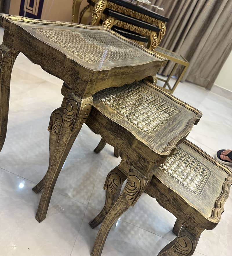 Nesting table 1