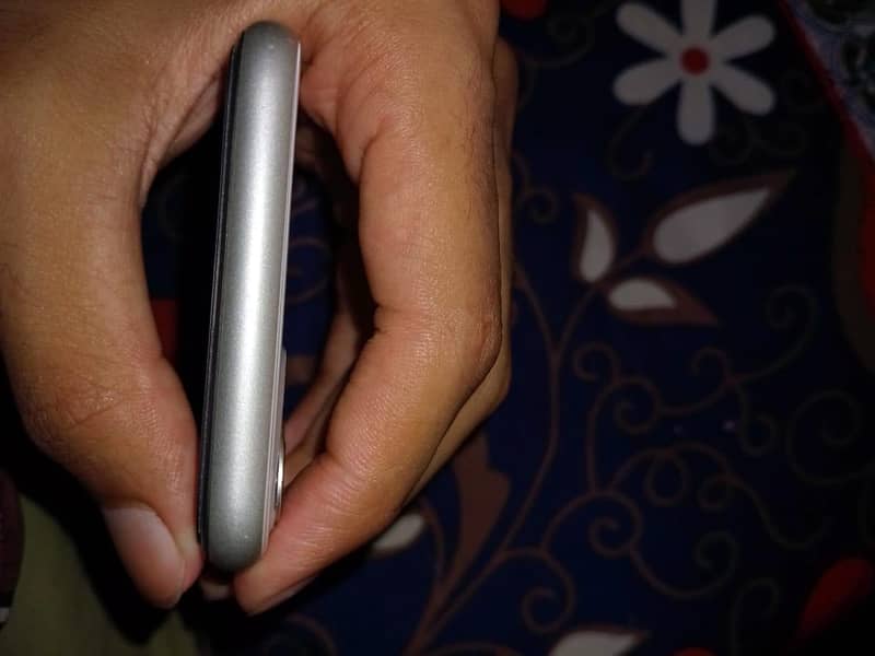 Apple iPhone 11 jv 3