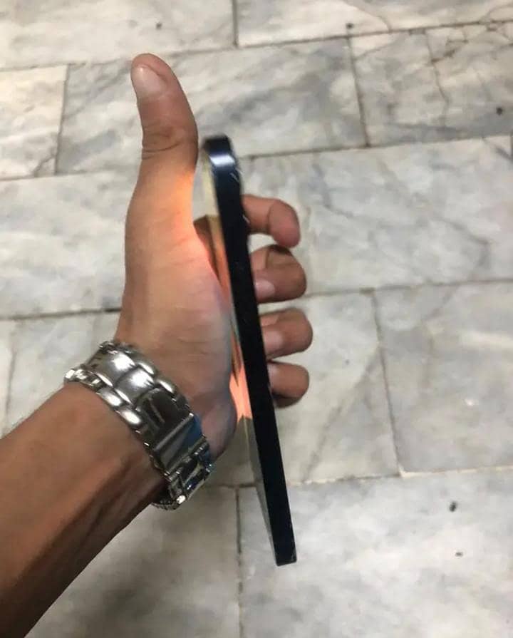 Apple iPhone 12 5