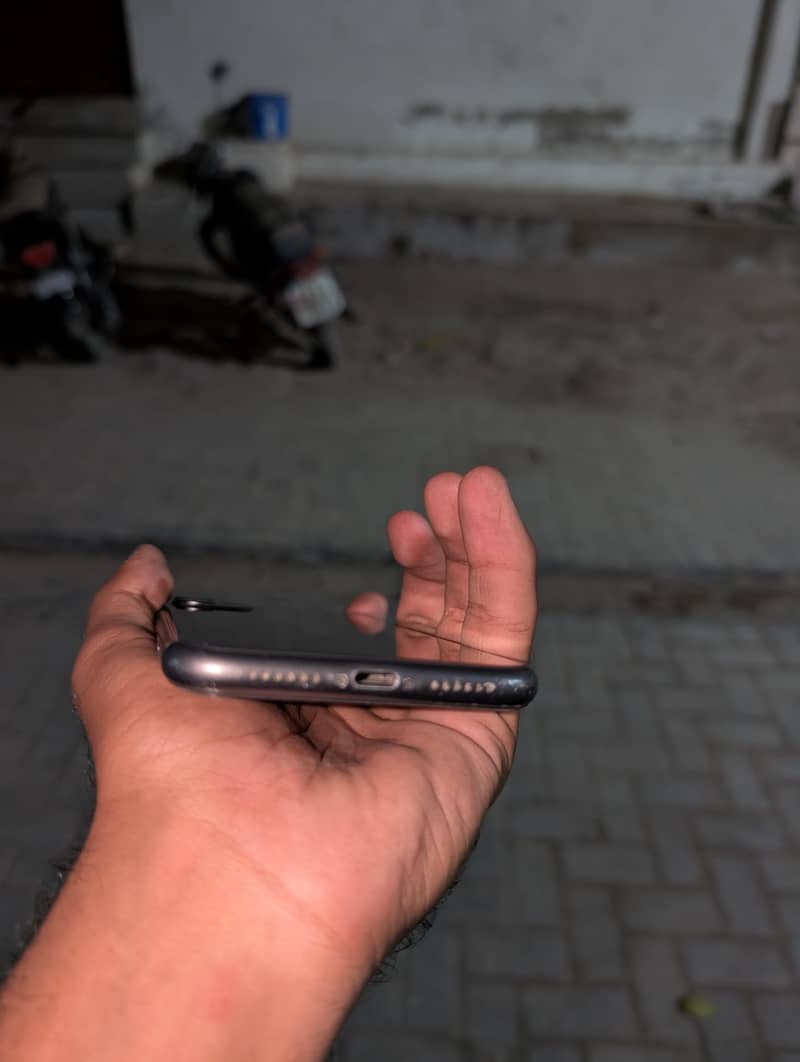 Apple iPhone 11 6